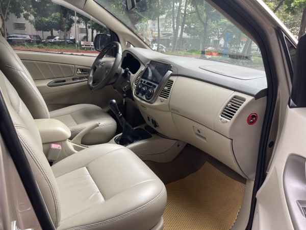 Toyota Innova đời 2016 chính chủ gia đình cần bán