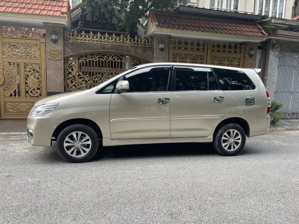 Toyota Innova đời 2016 chính chủ gia đình cần bán