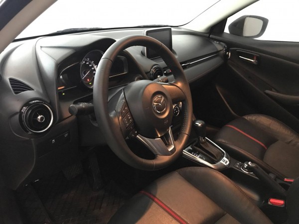 Mazda 2 Hatchback 1.5 AT 2015