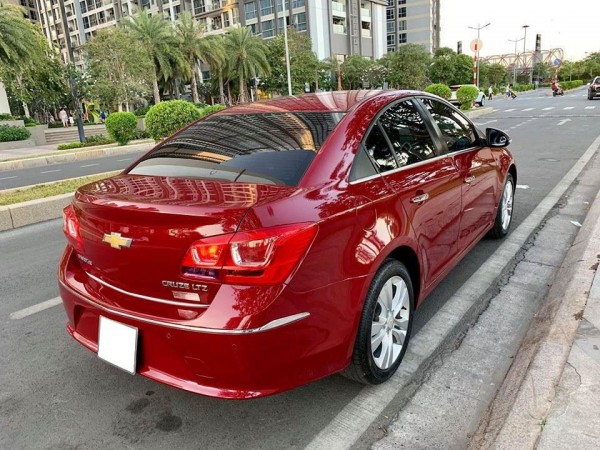 Chevrolet Cruze 2017 Ltz số tự động màu đỏ