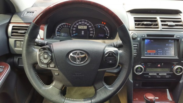 Toyota Camry 2.5Q màu vàng cát sx 2013