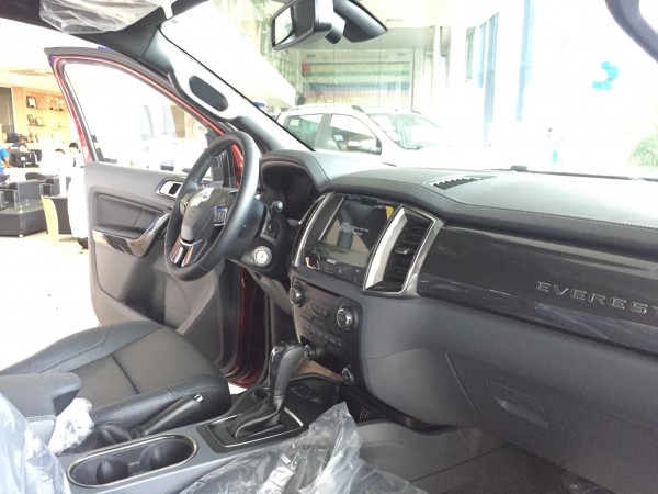 Ford Everest 2017 giao ngay giá tốt