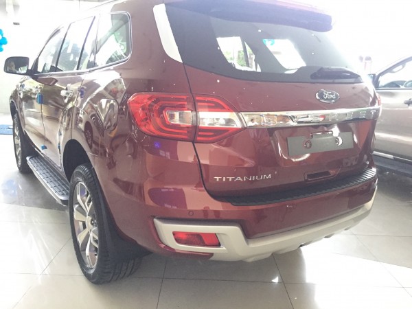 Ford Everest 2017 giao ngay giá tốt