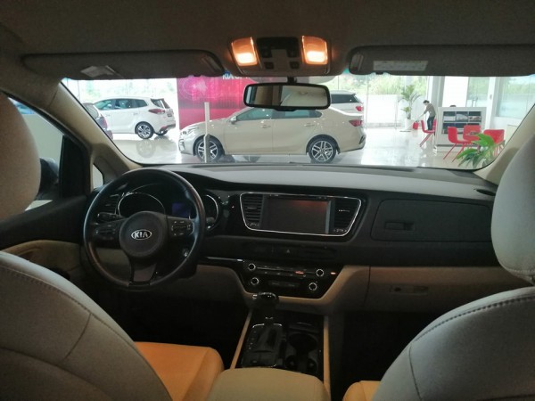 Kia Grand Sedona 2015 mới 100%