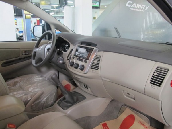 Toyota Innova E 2015 đẹp và thông dụng!!