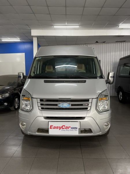 Ford Transit đời 2017, màu Bạc