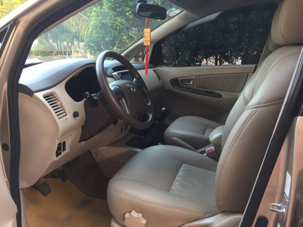 Toyota Innova Cần bán chiếc xe ô tô Toyota Innova 2016