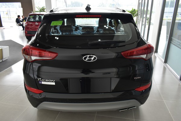 Hyundai Tucson 2.0 Tiêu Chuẩn, đủ các màu, trả góp 80%