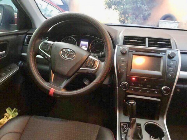 Toyota Camry SE 2.5 sản xuất 2015, đăng ký 8-2017