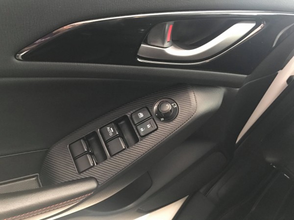 Mazda 3 Hatchback 1.5L 2015 - Trắng
