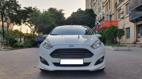 Ford Fiesta 2017, tự động, bản 1.5, màu trắng