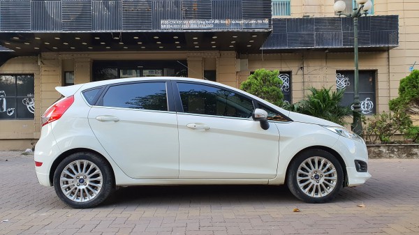 Ford Fiesta 2017, tự động, bản 1.5, màu trắng