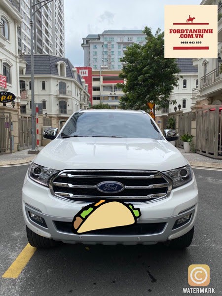 Ford Everest Titanium 2019 màu trắng rất đẹp