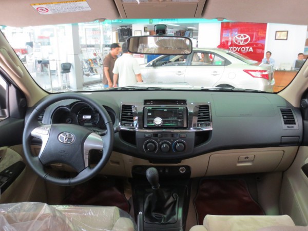 Toyota Fortuner G 2015 mới 100%