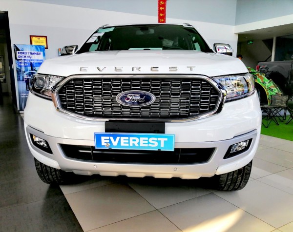 Ford Everest Ford Everest Titanium 1 cầu giao ngay