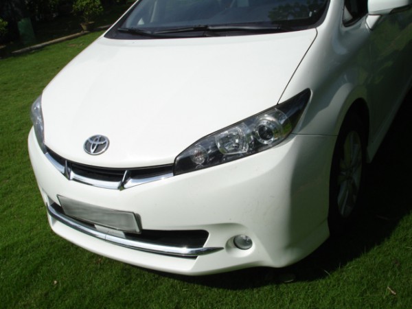 Toyota Wish Bản đủ đồ, sản xuất 2011