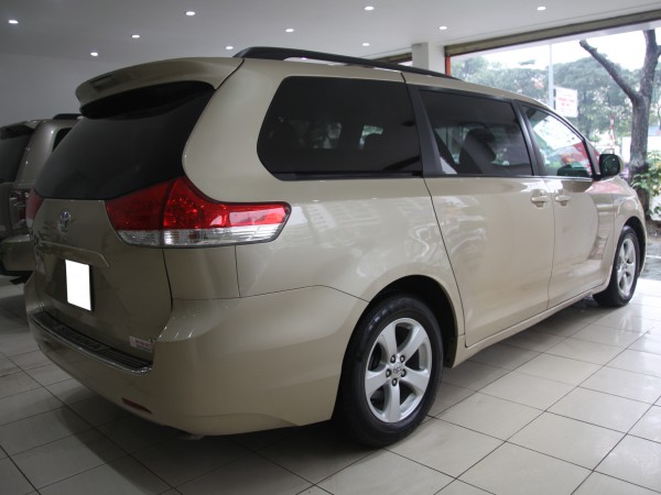 Toyota Sienna 2011