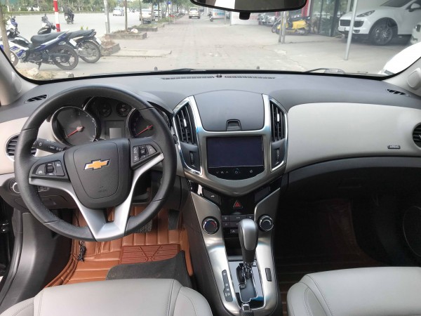 Chevrolet Cruze LTZ 1.8AT 2015 model 2016 - Đen