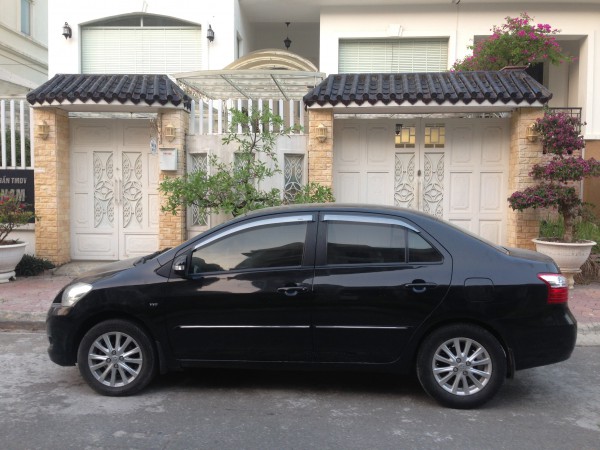 Toyota Vios Gia đình bán xe VIOS E màu đen, sx 2010