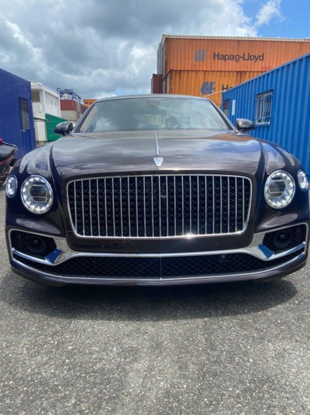 Bentley Continental Flying Spur Bentley Flying Spur First Edition one bả