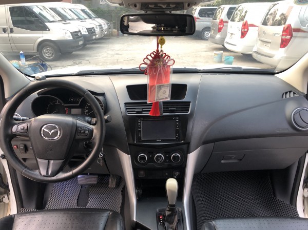 Mazda BT-50 Bán mazda BT 50 số tự động 2.2 đời 2015.