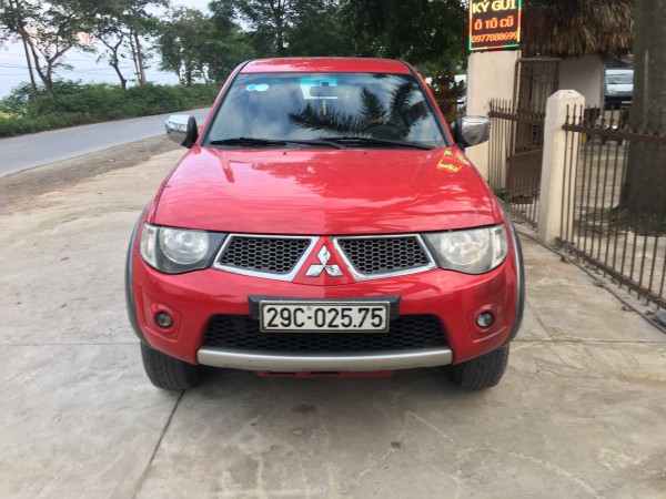 Mitsubishi Triton Bán xe mitsubishi triton đời 2010AT