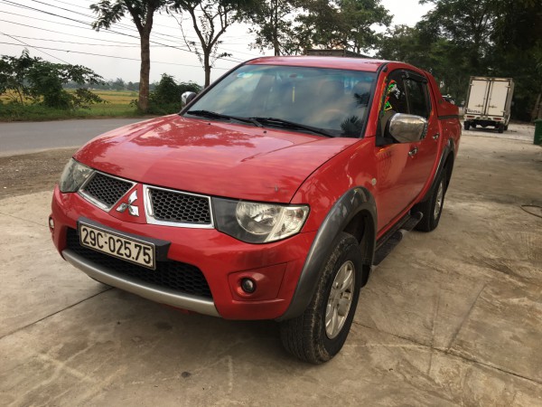 Mitsubishi Triton Bán xe mitsubishi triton đời 2010AT