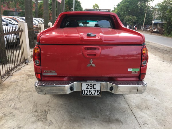 Mitsubishi Triton Bán xe mitsubishi triton đời 2010AT