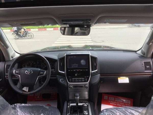 Toyota Land Cruiser Nhâp Mỹ 2016. Màu đen, nội thất đen