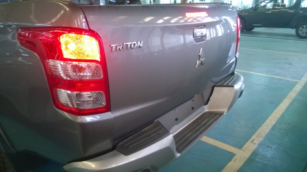 Mitsubishi Triton 4x2 MT giá tốt nhất Hà Nội