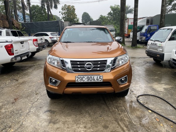 Nissan Navara Bán Nissan navara NP300 SL 2 cầu số sàn,