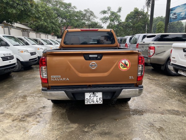 Nissan Navara Bán Nissan navara NP300 SL 2 cầu số sàn,