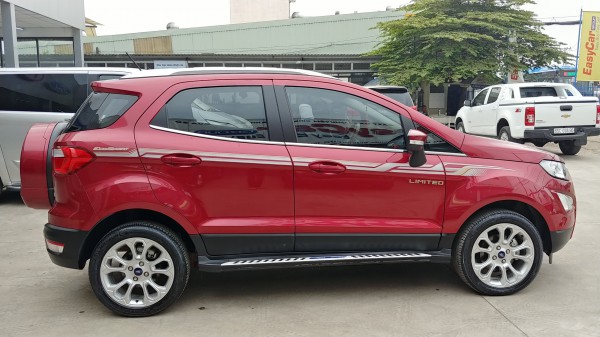 Ford Escort Titanium, đời 2020, màu Đỏ