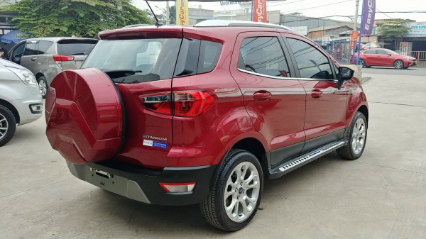 Ford Escort Titanium, đời 2020, màu Đỏ