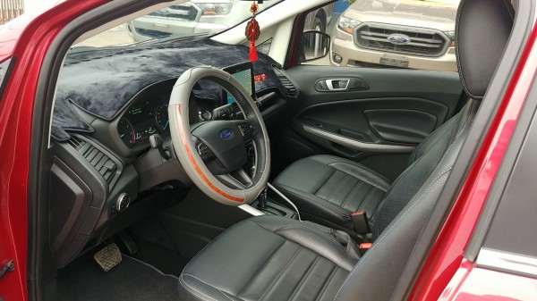 Ford Escort Titanium, đời 2020, màu Đỏ
