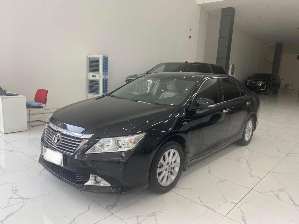 Toyota Camry Bán Toyota Camry 2.0E, sản xuất và đăng