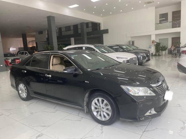 Toyota Camry Bán Toyota Camry 2.0E, sản xuất và đăng