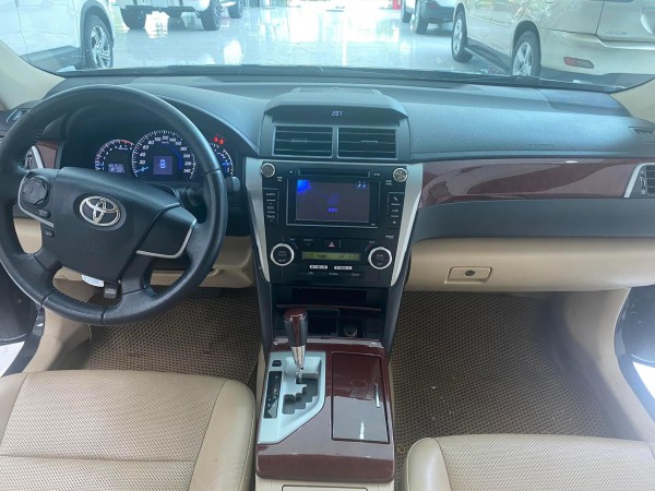 Toyota Camry Bán Toyota Camry 2.0E, sản xuất và đăng