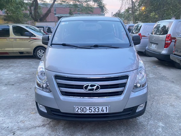 Hyundai Grand Starex Bán xe starex van 6 chỗ 670kg đời 2017