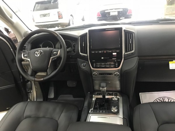 Toyota Land Cruiser Giao Ngay Toyota Landcruiser 5.7V8 2019