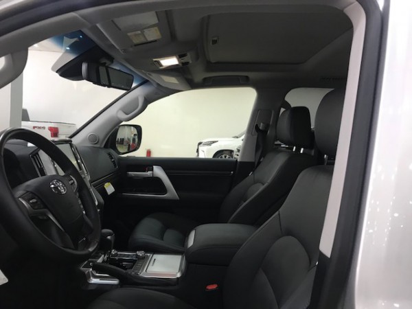Toyota Land Cruiser Giao Ngay Toyota Landcruiser 5.7V8 2019