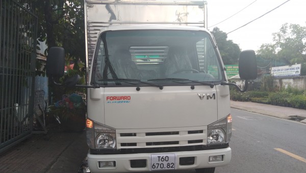 Isuzu vm 1,9 tấn thùng kín 6,2 mét nhập 3 cục