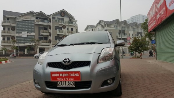 Toyota Yaris 1.5 màu ghi xám sx 2011