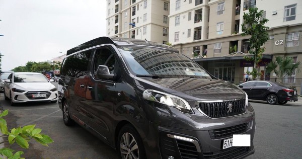 Peugeot Traveller Premium model 2020