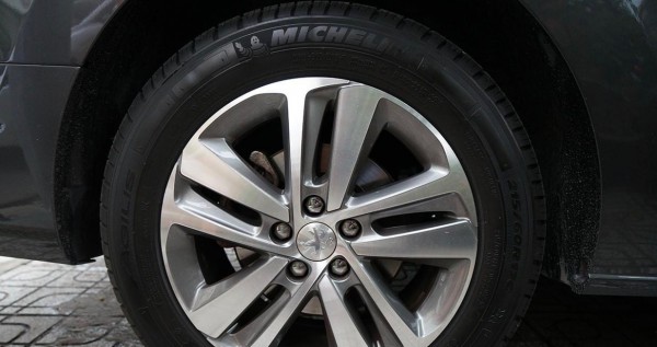 Peugeot Traveller Premium model 2020