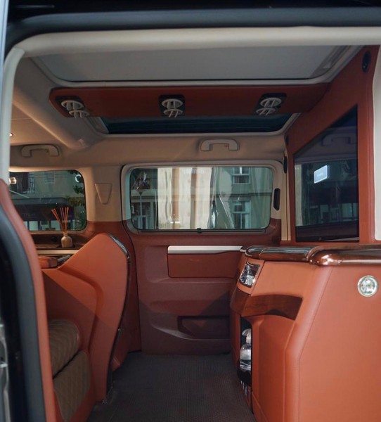 Peugeot Traveller Premium model 2020