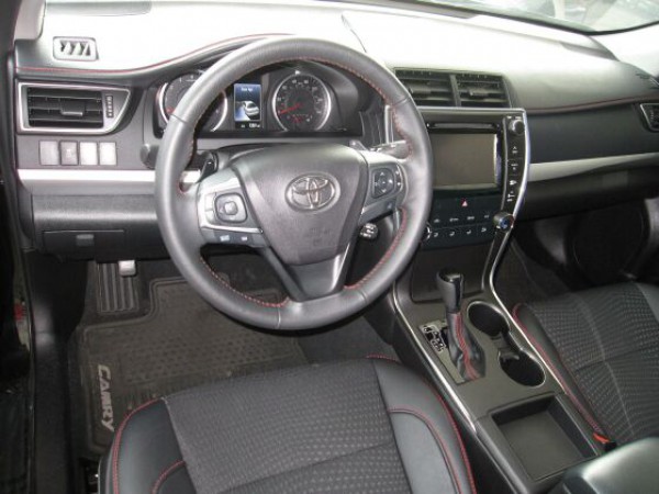 Toyota Camry SE 2015