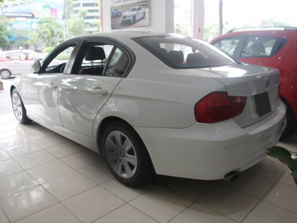 BMW 320 I,màu trắng,sx 2011,đăng  ký cùng năm