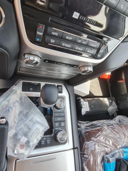 Toyota Land Cruiser Bán Landcruiser VX-S Trung Đông 2021