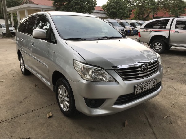 Toyota Innova Bán xe inova đời 2013 số sàn,xe biển HN